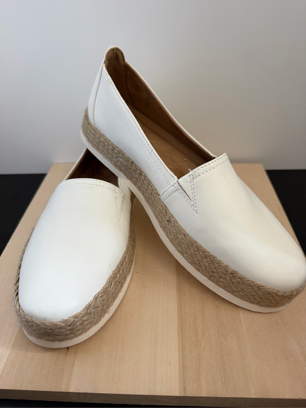Giani Bernini White Espadrille Slip-On Flats